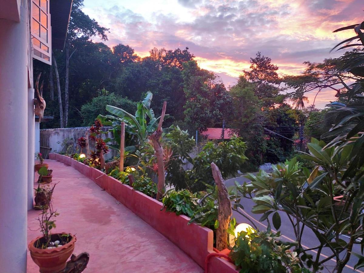 Baan Sikhao Yanui Hotel Rawai Exterior photo